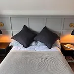 Lovely Oxford City Period Home